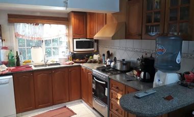 OPORTUNIDAD!! HERMOSA CASA TIPO QUINTA EN PADUA SUR +DEPTO+QUINCHO+OFICINA,SOBRE 2LOTES,24 X 37 MTS