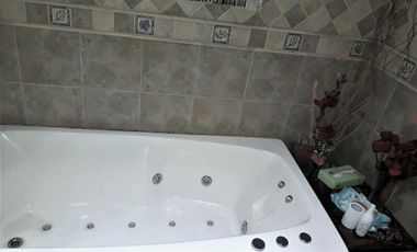 OPORTUNIDAD!! HERMOSA CASA TIPO QUINTA EN PADUA SUR +DEPTO+QUINCHO+OFICINA,SOBRE 2LOTES,24 X 37 MTS
