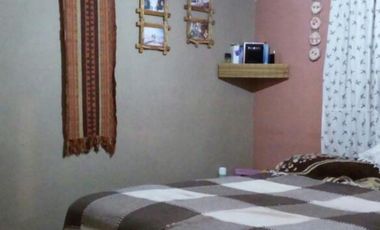 CHALET DOS DORMITORIOS, AMPLIA COCHERA, FONDO LIBRE