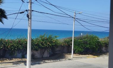 Acogedora Casa con hermosas vistas en Ballenita