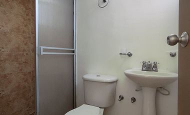 apartamento en arriendo en prados del este. Cod A21434