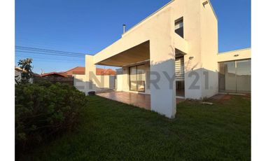 Se arrienda casa en Rosario de Peñuelas