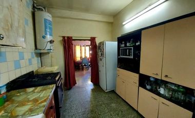 CASA 4 AMBIENTES MORON SUR