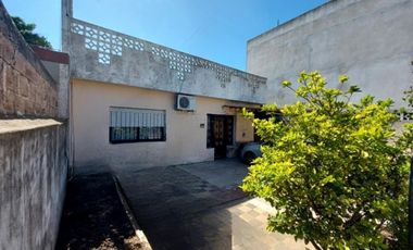 CASA 4 AMBIENTES MORON SUR