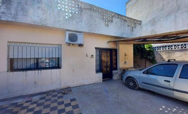 CASA 4 AMBIENTES MORON SUR