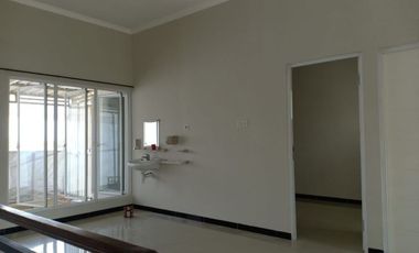 Rumah Dijual/Sewa La Diva Menganti Gresik DN