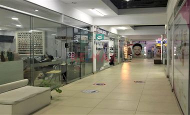 Oportunidad de inversion, a precio de ocasión, local de 11 m2. en el segundo piso, con punto de agua, stand para salón de belleza, cuidado personal, b