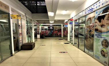 Oportunidad de inversion, a precio de ocasión, local de 11 m2. en el segundo piso, con punto de agua, stand para salón de belleza, cuidado personal, b