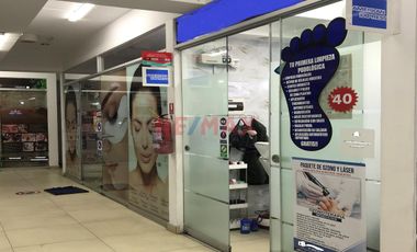 Oportunidad de inversion, a precio de ocasión, local de 11 m2. en el segundo piso, con punto de agua, stand para salón de belleza, cuidado personal, b