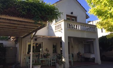 Casa  a la venta en Bella Vista, San Miguel - Barrio con portón