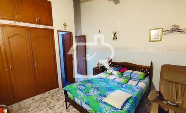 casa en venta en barrio  juana paula. Cod V12704