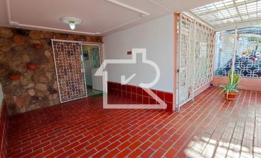 casa en venta en barrio  juana paula. Cod V12704
