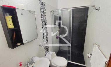 casa en venta en barrio  juana paula. Cod V12704