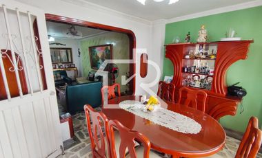 casa en venta en barrio  juana paula. Cod V12704