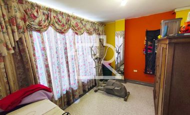 casa en venta en barrio  juana paula. Cod V12704