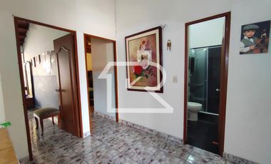 casa en venta en barrio  juana paula. Cod V12704