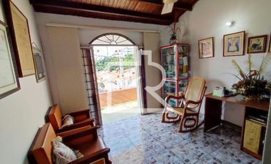 casa en venta en barrio  juana paula. Cod V12704