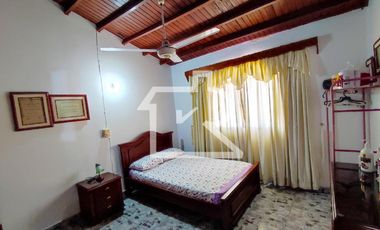casa en venta en barrio  juana paula. Cod V12704