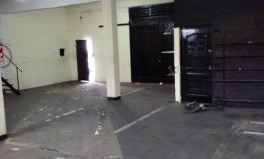 LOCAL A MEDIA CUADRA DE RUTA 197