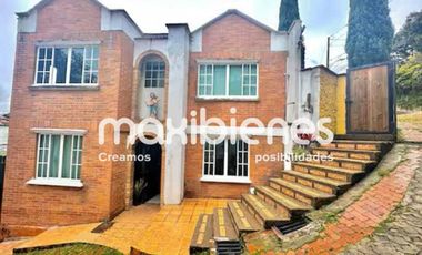 casa en arriendo/venta en loma del barro. Cod A64823