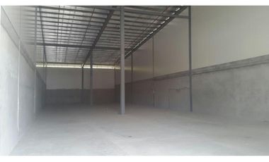 OFREZCO EN VENTA Y ALQUILER BODEGA EN MILLA 8 DE 500MTS2