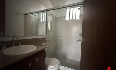 apartamento en arriendo en loma del esmeraldal. Cod A6470