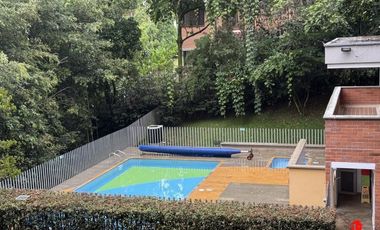 apartamento en arriendo en loma del esmeraldal. Cod A6470