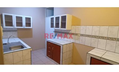 🏡 ¡Oportunidad única! Adquiere una casa al precio de un departamento, estratégicamente ubicada en una urbanización cerrada, tranquila y con seguridad