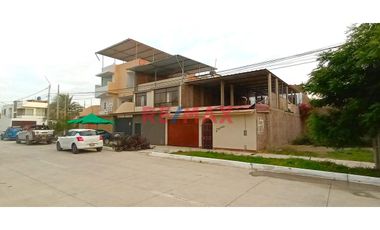 🏡 ¡Oportunidad única! Adquiere una casa al precio de un departamento, estratégicamente ubicada en una urbanización cerrada, tranquila y con seguridad