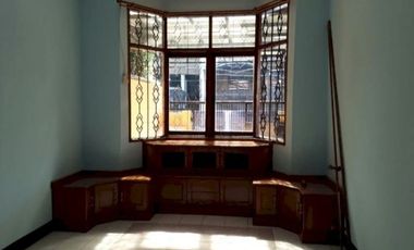 Rumah murah terawat 2 lantai 155m Cibabat kota Cimahi shm