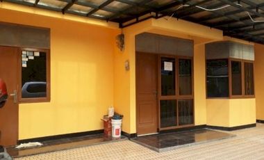 Rumah murah terawat 2 lantai 155m Cibabat kota Cimahi shm