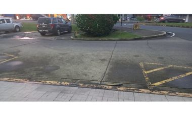 Se Alquila Exelente Local Esquinero El Carmen 321 Mts $6.000.oo + Itbm