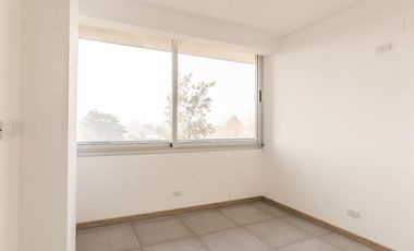 En venta - Departamento de 3 Dormitorios - Granadero Baigorria