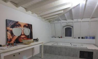 Casa en La Lomada, Pilar