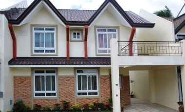 Recently Built House and Lot Relaxing view of the golf course together with a sound continous proceeds in Silang few kilometers away to TAGAYTAY