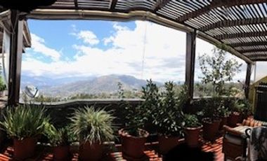 VENTA  DEPARTAMENTO - 3 DORMITORIOS - CONJUNTO TOSCANA, MIRAVALLE -  vista Cumbaya y Tumbaco