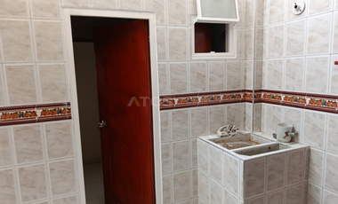 casa en venta en lidueña. Cod V6186