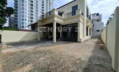 Disewakan Mini Building  3 Lt Di Kebayoran Baru