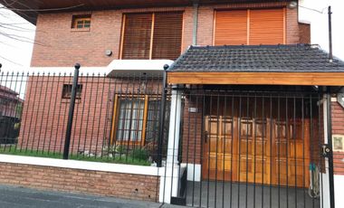 CHALET EXCELENTE ESTADO  Y ZONA