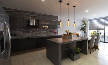 CASA EN VENTA EN SOLARES, COTO VALEIRA, ZAPOPAN JALISCO.
