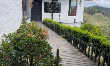 casa en venta en puente pelaez. Cod V6241