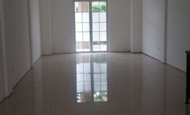 Ruko 2 lantai lingkungan ruko sudah banyak terhuni citra lake sawangan depok