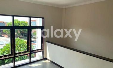 RUMAH STRATEGIS 2 LANTAI DI RUMAH BIKINI PADANGSAMBIAN KLOD DENPASAR, BALI