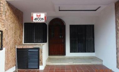 casa en venta en quinta oriental. Cod V10103
