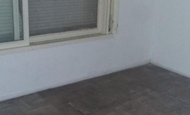 San Andres. I.Casares esquina Saavedra.Ph 3 ambientes, 2 dormitorios, cocina-comedor, baño lavadero