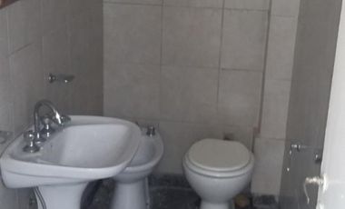 San Andres. I.Casares esquina Saavedra.Ph 3 ambientes, 2 dormitorios, cocina-comedor, baño lavadero