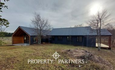 Gran casa estilo galpón en Parque Los Guindos