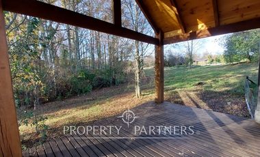 Gran casa estilo galpón en Parque Los Guindos