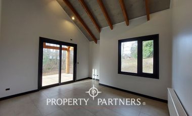 Gran casa estilo galpón en Parque Los Guindos