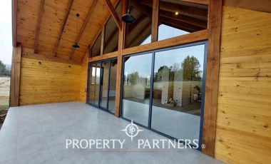 Gran casa estilo galpón en Parque Los Guindos